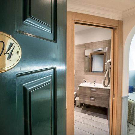 Hotel Villa Degli Angeli Castel Gandolfo Bagian luar foto