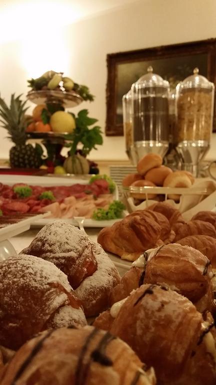 Hotel Villa Degli Angeli Castel Gandolfo Bagian luar foto