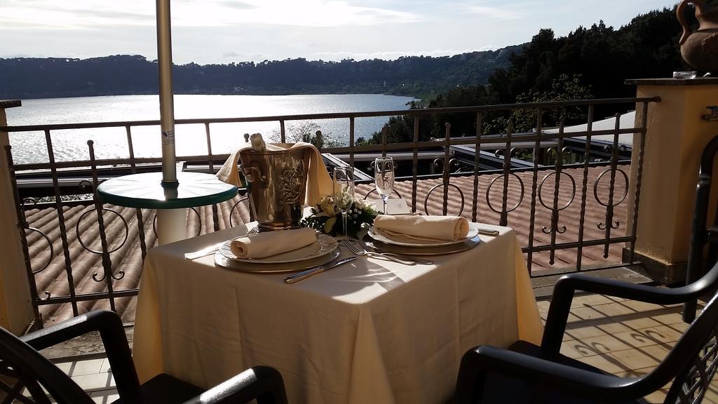 Hotel Villa Degli Angeli Castel Gandolfo Bagian luar foto