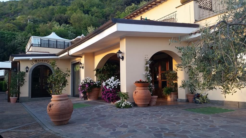 Hotel Villa Degli Angeli Castel Gandolfo Bagian luar foto