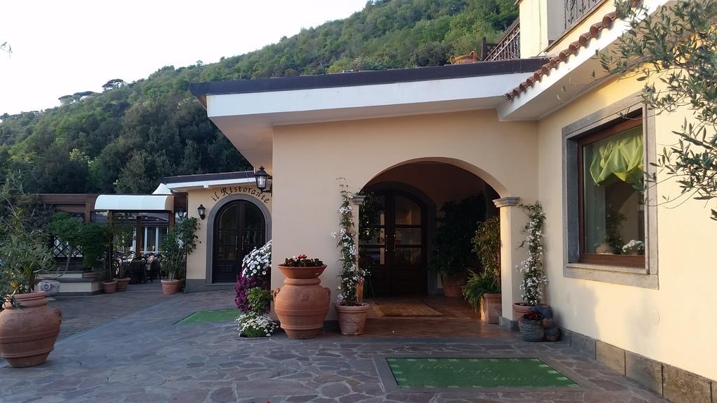 Hotel Villa Degli Angeli Castel Gandolfo Bagian luar foto