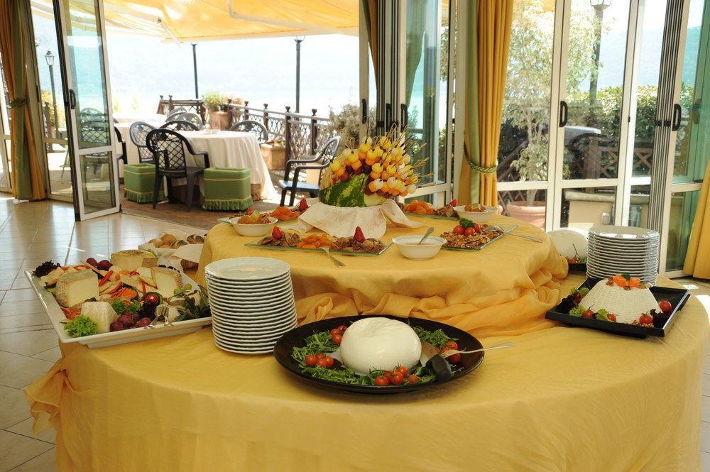 Hotel Villa Degli Angeli Castel Gandolfo Bagian luar foto