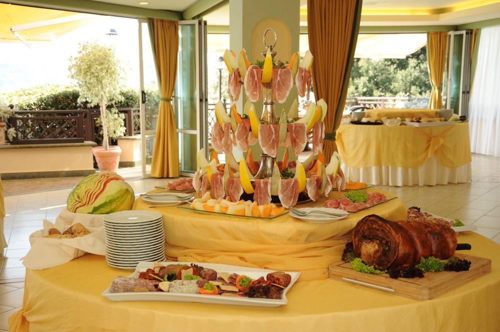 Hotel Villa Degli Angeli Castel Gandolfo Bagian luar foto
