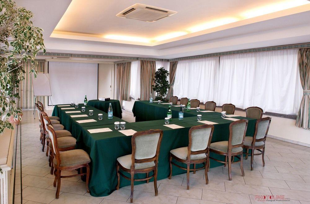 Hotel Villa Degli Angeli Castel Gandolfo Bagian luar foto