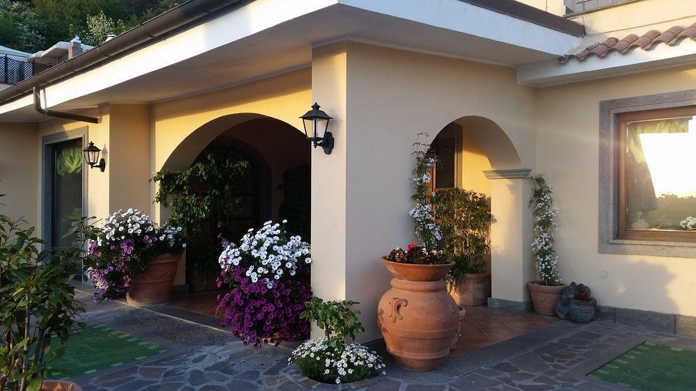 Hotel Villa Degli Angeli Castel Gandolfo Bagian luar foto