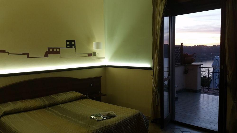 Hotel Villa Degli Angeli Castel Gandolfo Bagian luar foto