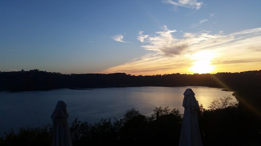 Hotel Villa Degli Angeli Castel Gandolfo Bagian luar foto