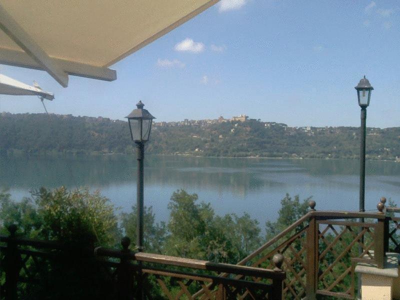 Hotel Villa Degli Angeli Castel Gandolfo Bagian luar foto