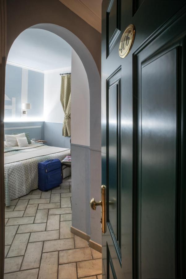 Hotel Villa Degli Angeli Castel Gandolfo Bagian luar foto