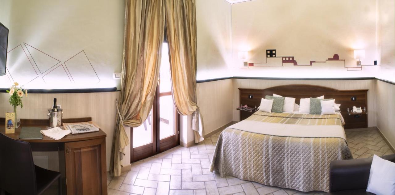 Hotel Villa Degli Angeli Castel Gandolfo Bagian luar foto