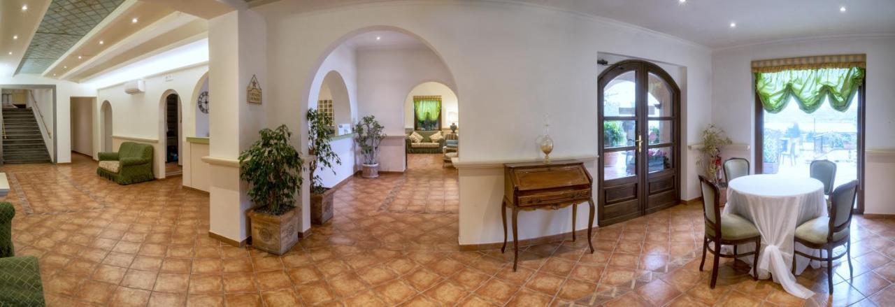 Hotel Villa Degli Angeli Castel Gandolfo Bagian luar foto