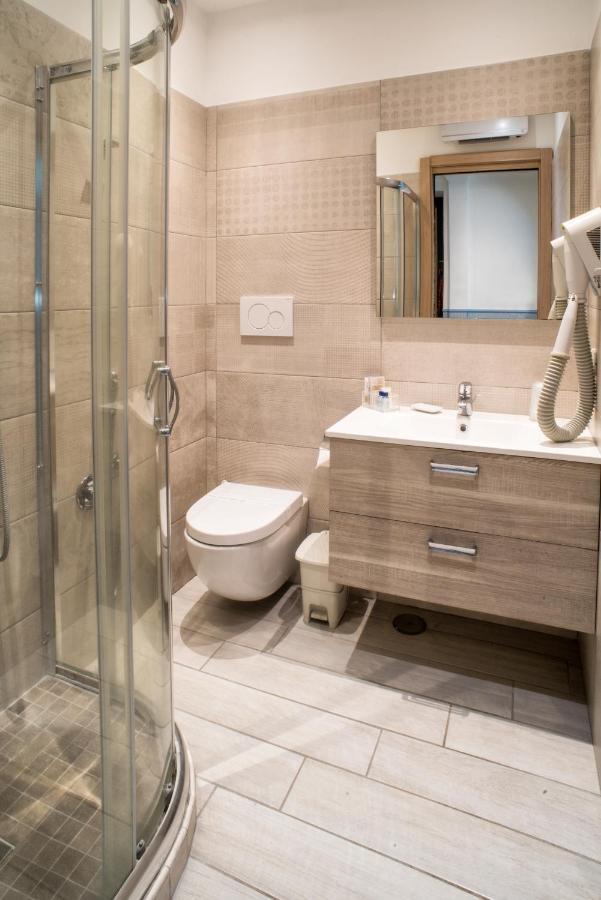 Hotel Villa Degli Angeli Castel Gandolfo Bagian luar foto